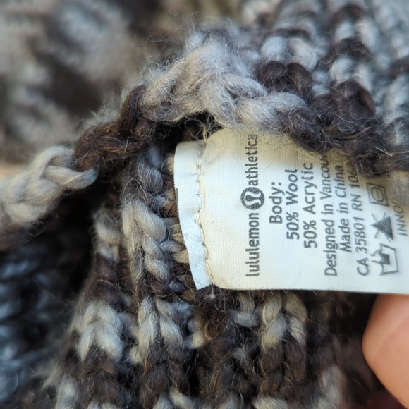 Lulu Lemon knit leg warmers - Picture 2 of 2